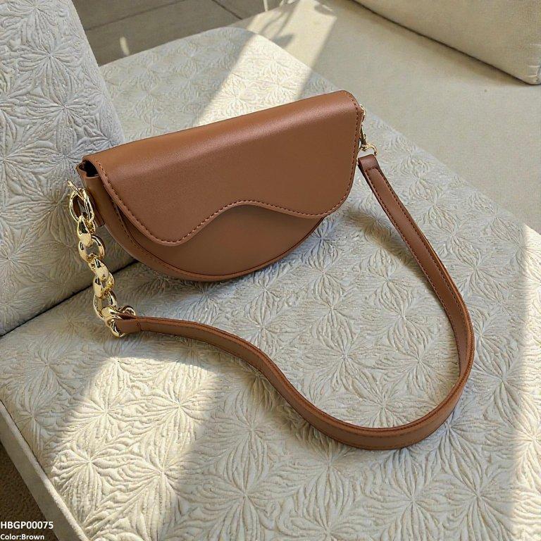 Aurelia Saddle Armpit Bag Brown